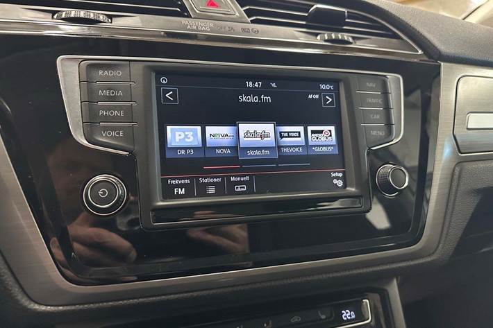 Sølv VW Touran fra 2016