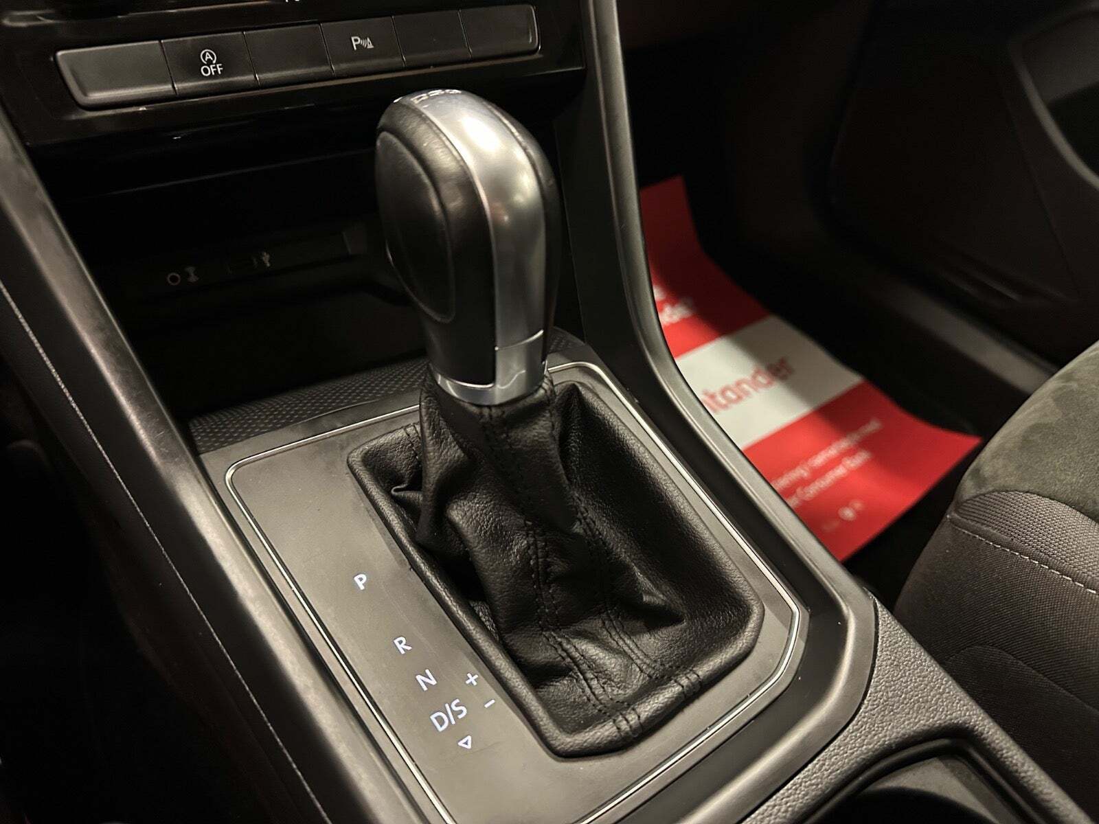 Sølv VW Touran fra 2016