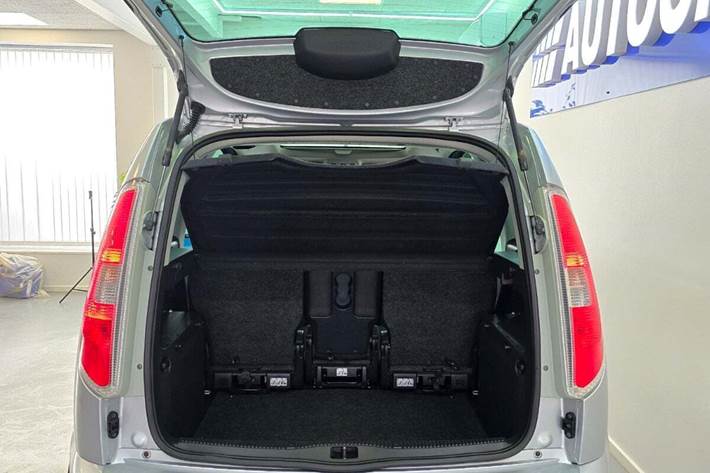 Sølv Skoda Roomster fra 2012