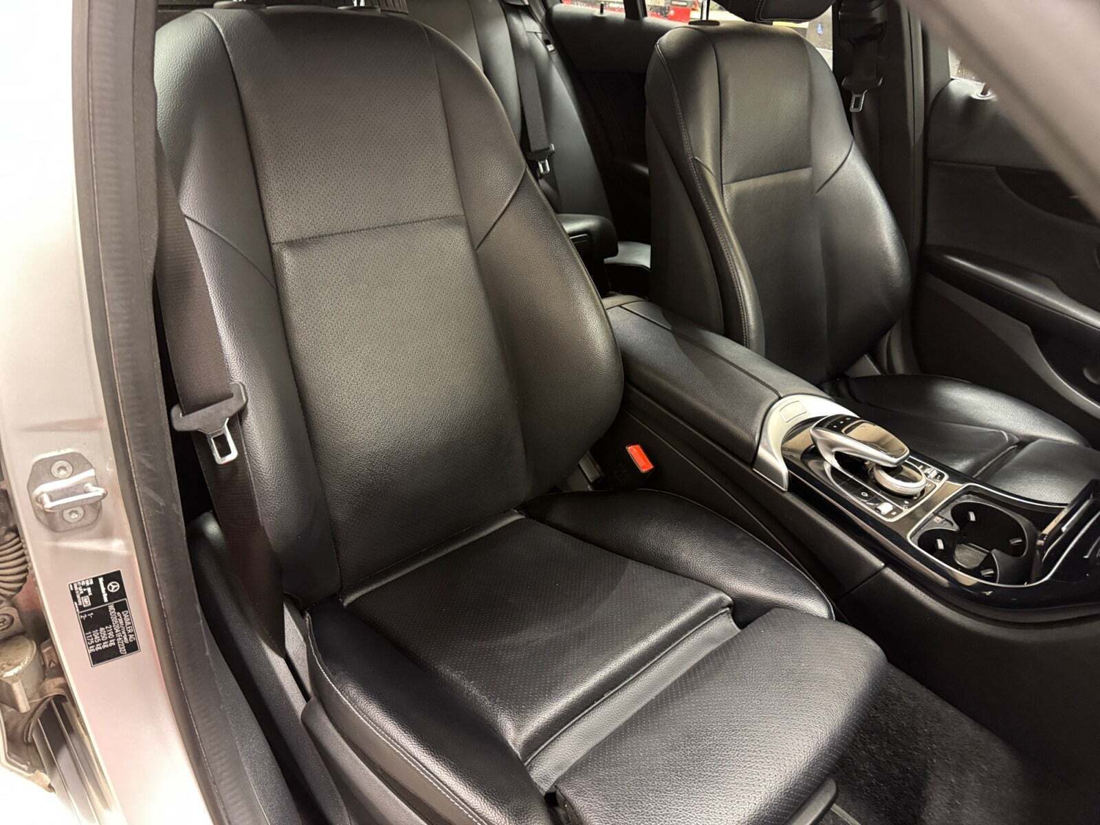 Sølv Mercedes C220 d fra 2018