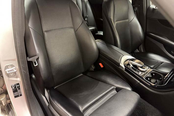 Sølv Mercedes C220 d fra 2018