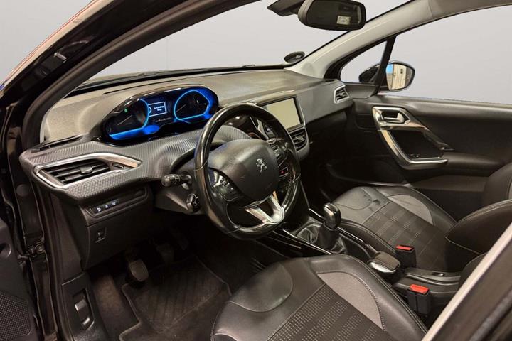 Sort Peugeot 2008 fra 2017