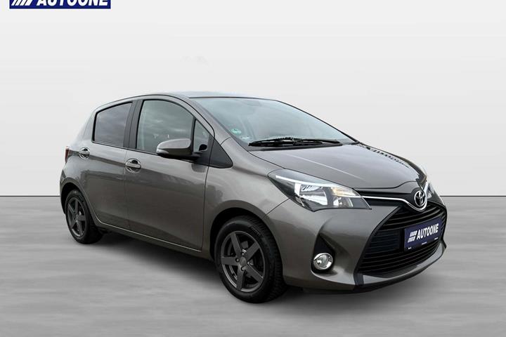 Sort Toyota Yaris fra 2015