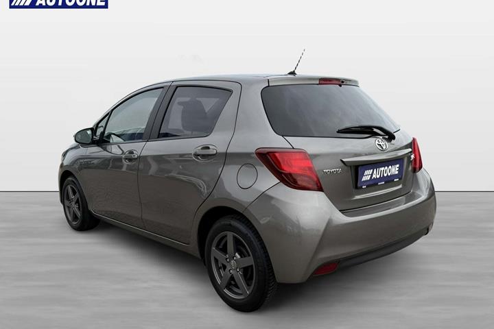 Sort Toyota Yaris fra 2015