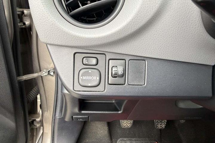 Sort Toyota Yaris fra 2015