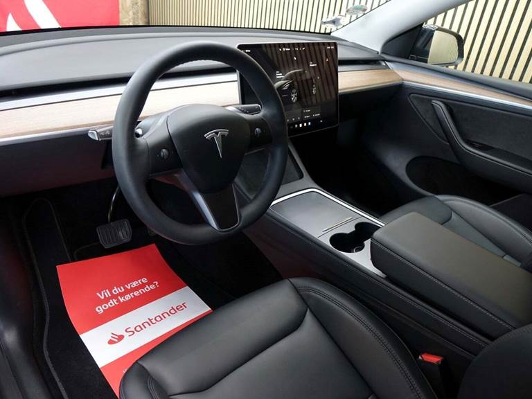 Tesla Model Y Long Range AWD