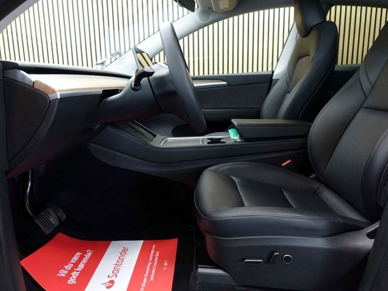 Tesla Model Y Long Range AWD