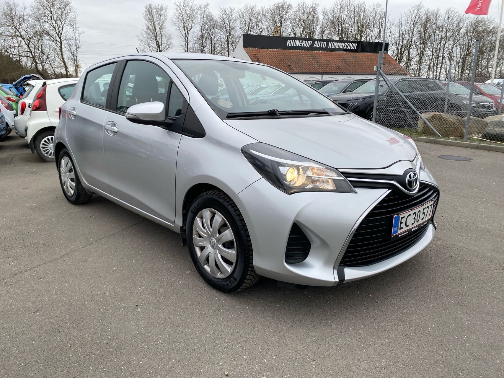 Toyota Yaris 1,0 VVT-I T2 69HK 5d