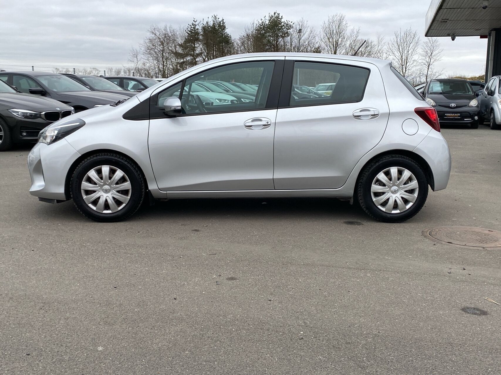 Toyota Yaris 1,0 VVT-I T2 69HK 5d