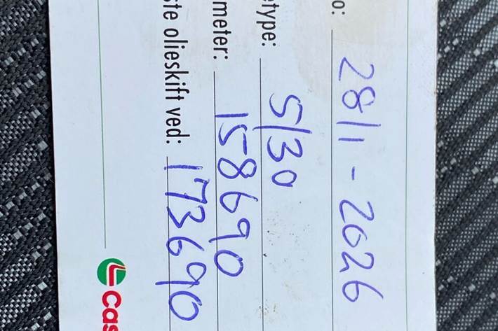 Sølv Toyota Yaris fra 2016