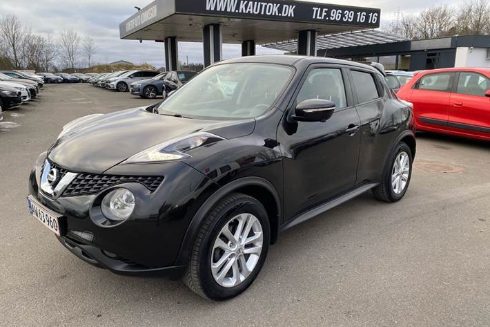 Sort Nissan Juke fra 2015 set udefra