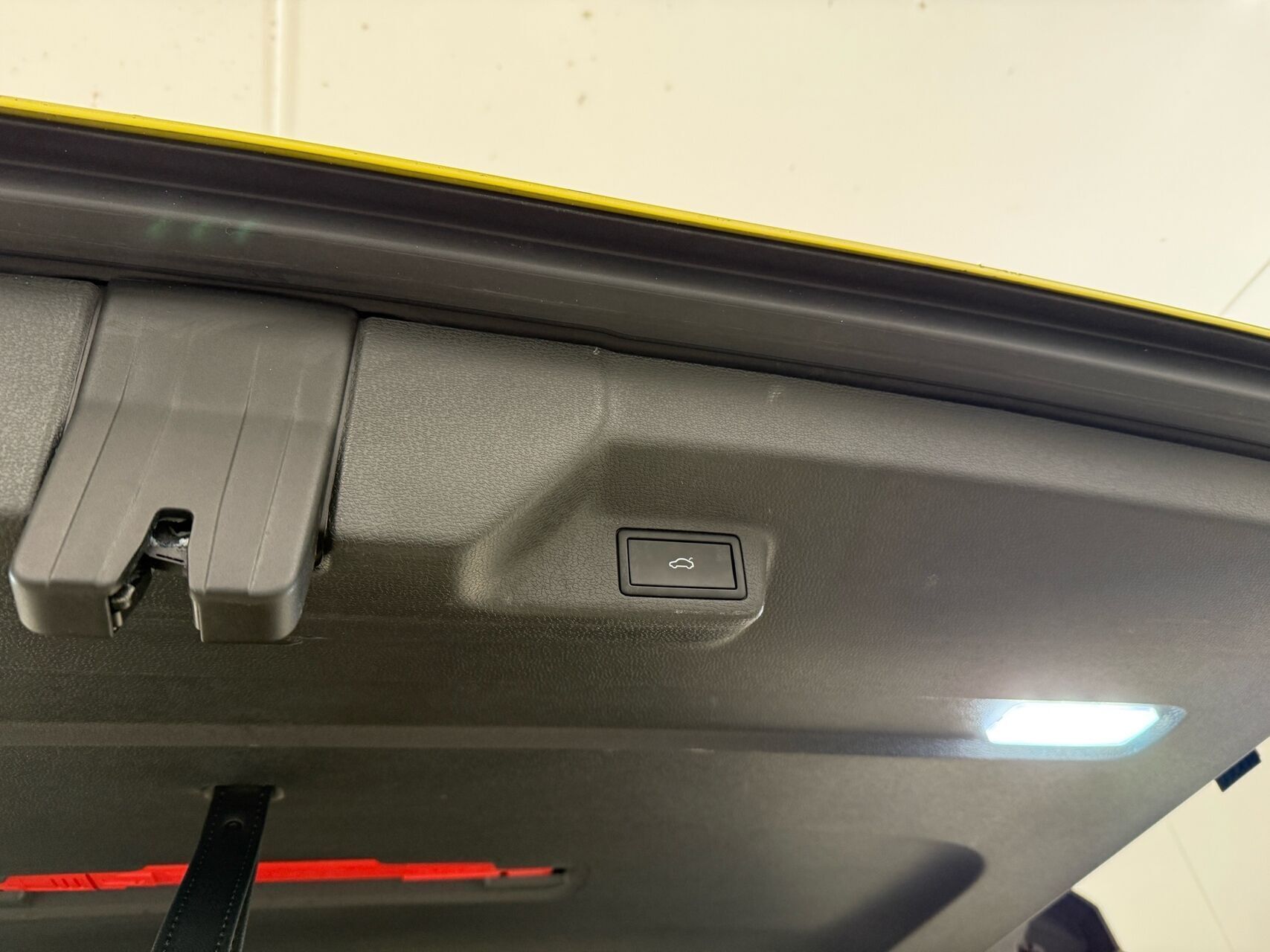 Gul VW ID.Buzz fra 2024