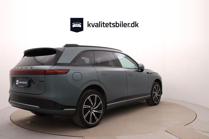 Grøn Xpeng G9 fra 2024