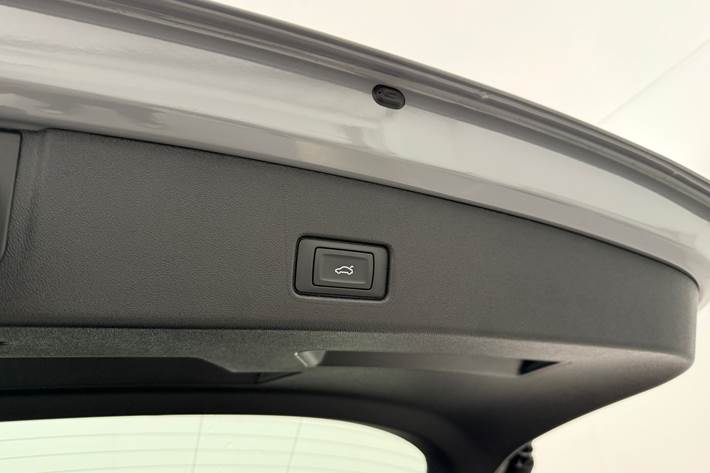 Grå Audi Q4 fra 2025