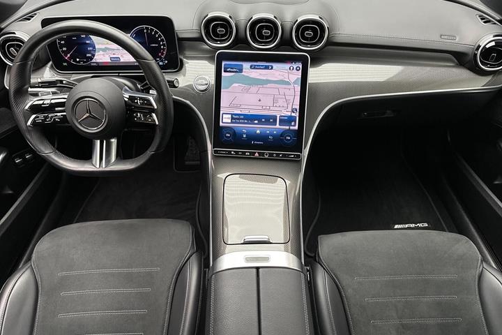 Blå Mercedes C300 e fra 2021