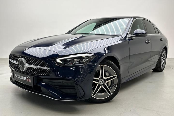 Blå Mercedes C300 e fra 2021