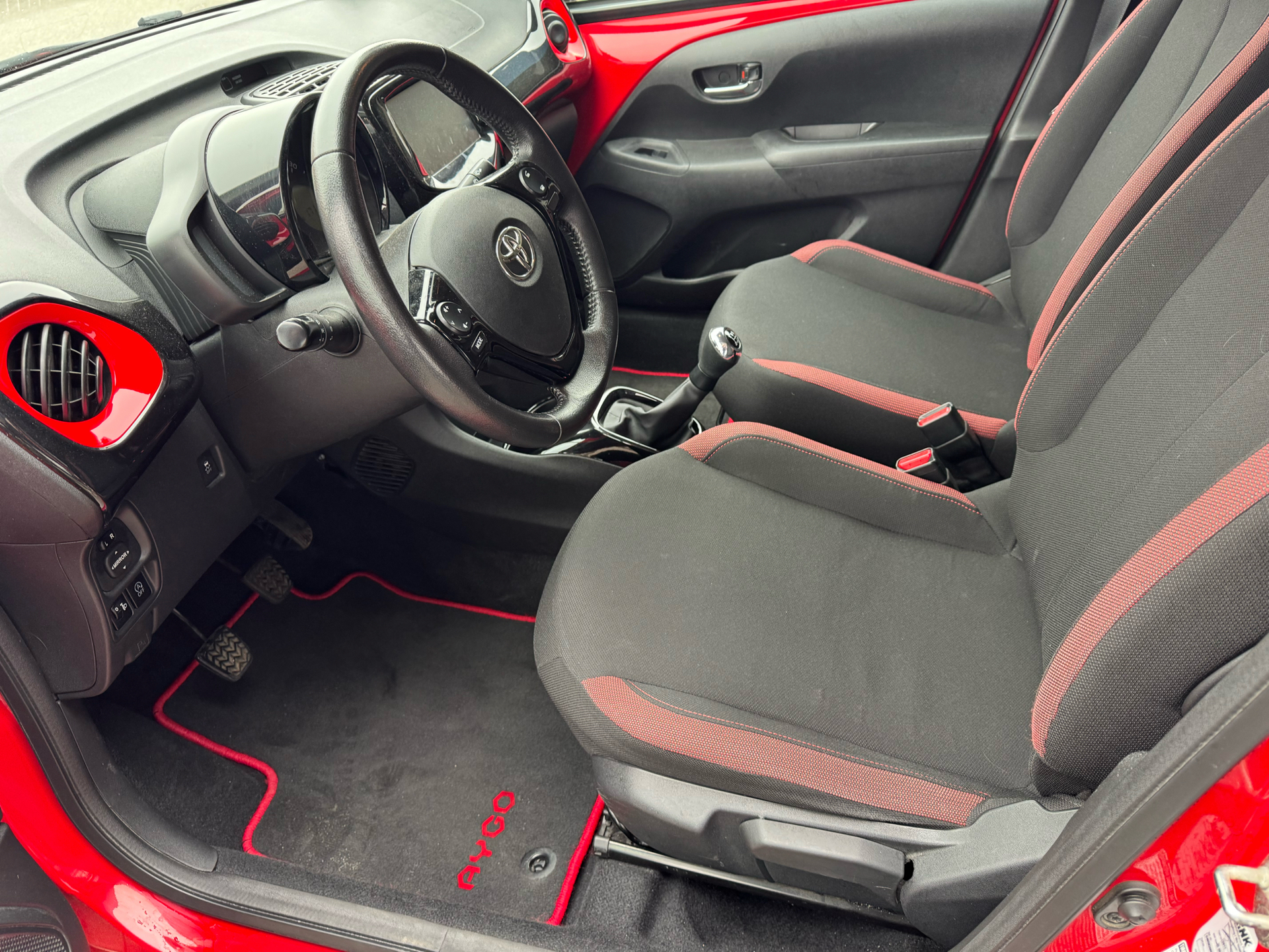 Rød Toyota Aygo fra 2017