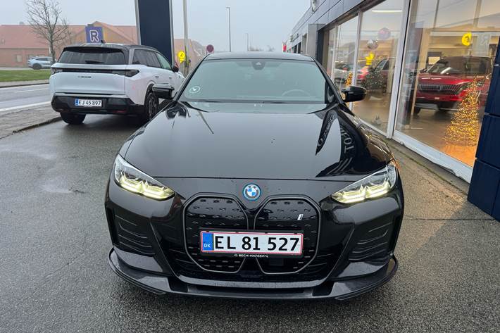 Sort BMW i4 fra 2024
