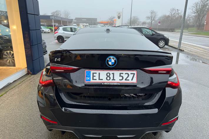 Sort BMW i4 fra 2024