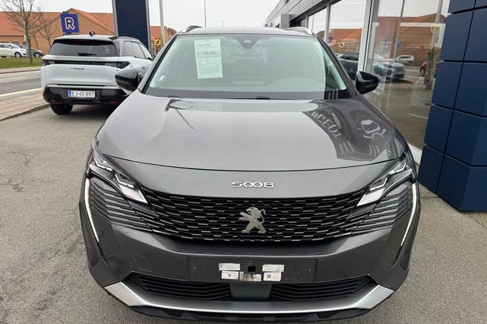 Grå Peugeot 5008 fra 2022