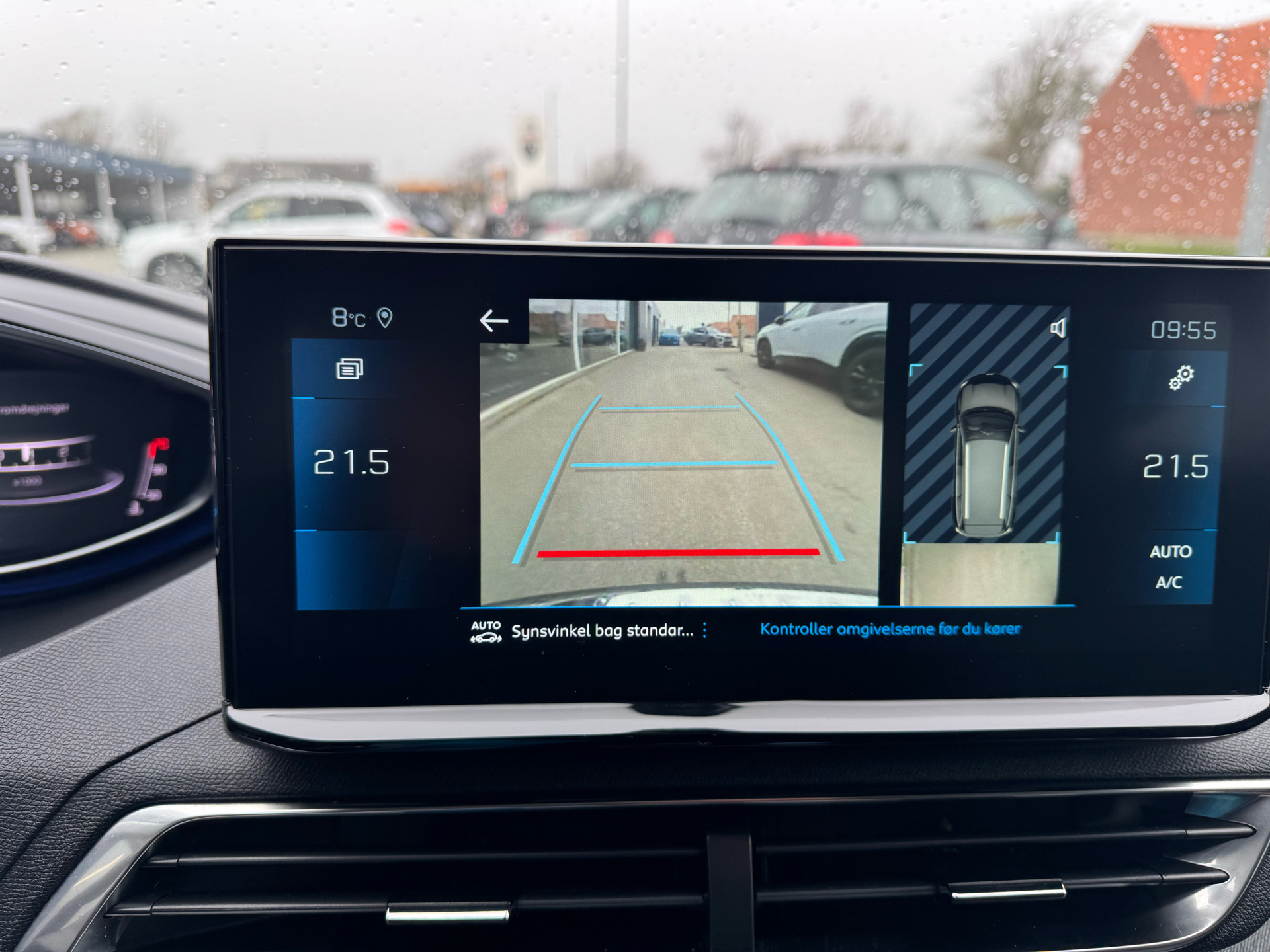 Grå Peugeot 5008 fra 2022