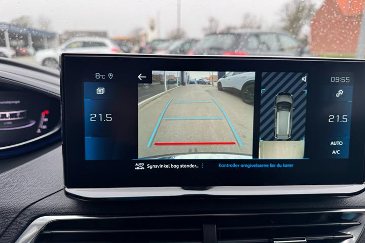 Grå Peugeot 5008 fra 2022