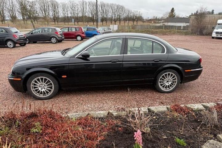 undefined Jaguar S-Type fra 2008 set udefra