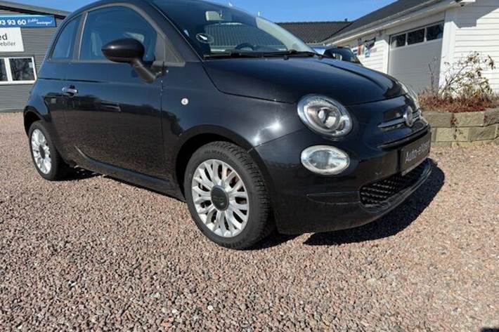 Sort Fiat 500 fra 2017 set udefra