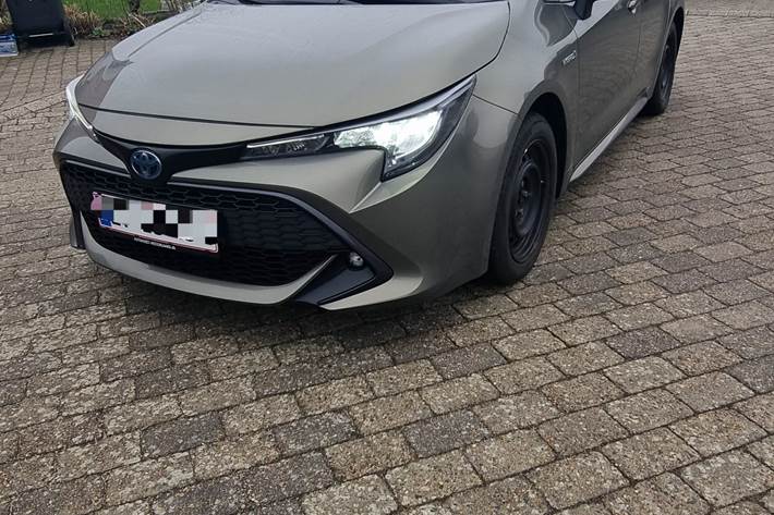 Grøn Toyota Corolla fra 2021