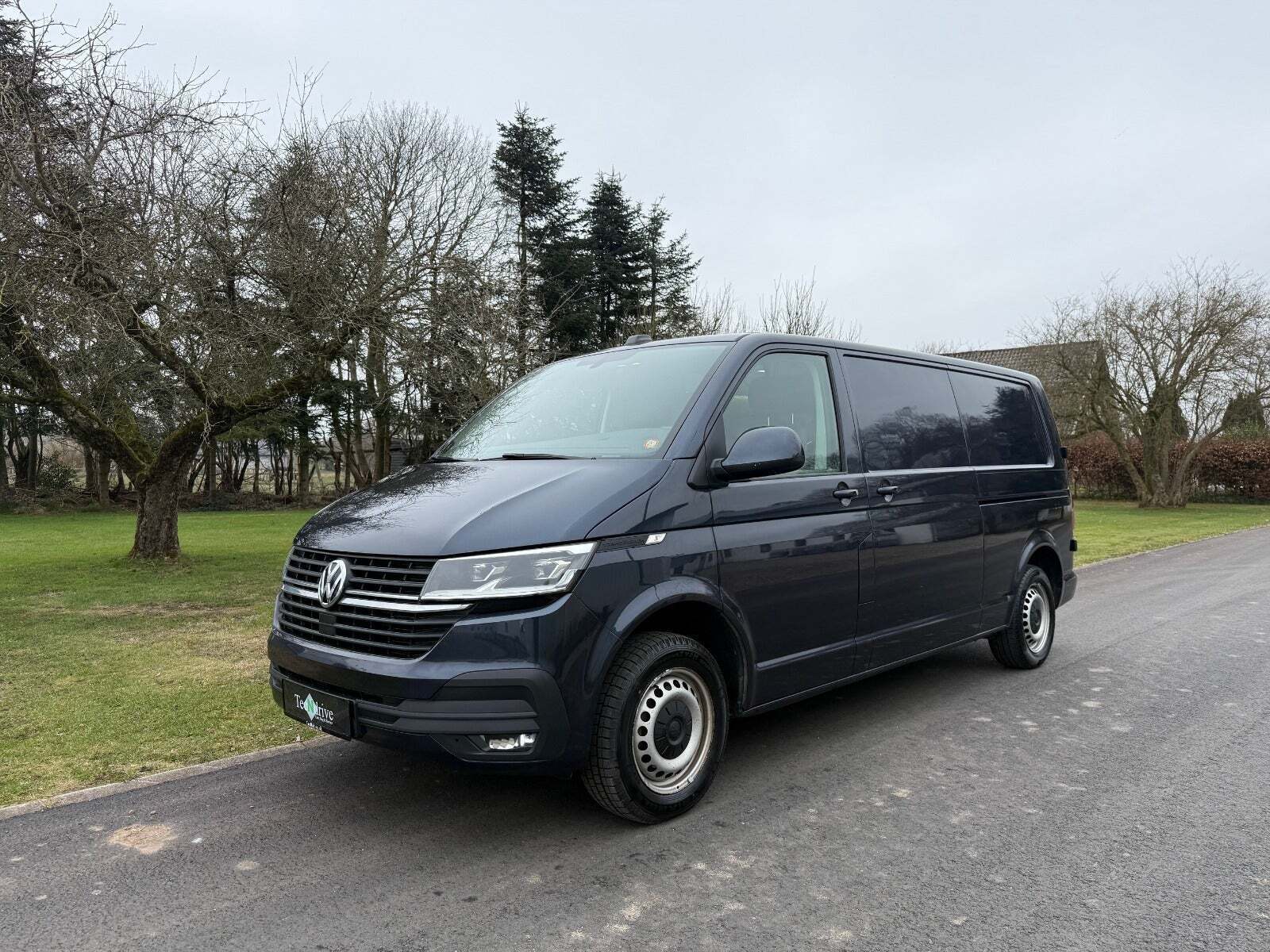 VW Transporter 2,0 TDi 150 Kassevogn DSG lang