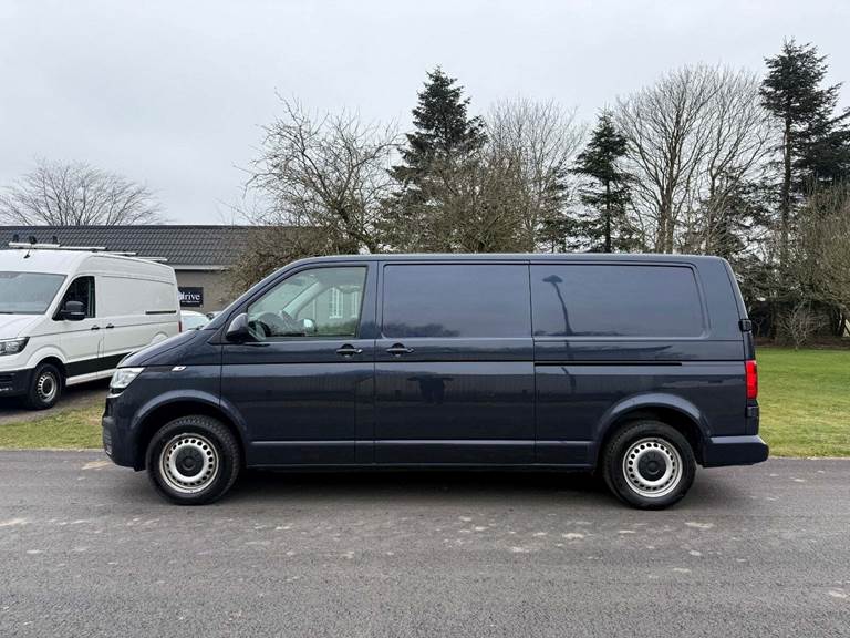 VW Transporter 2,0 TDi 150 Kassevogn DSG lang