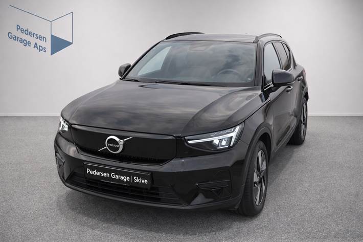 Sort Volvo XC40 fra 2024