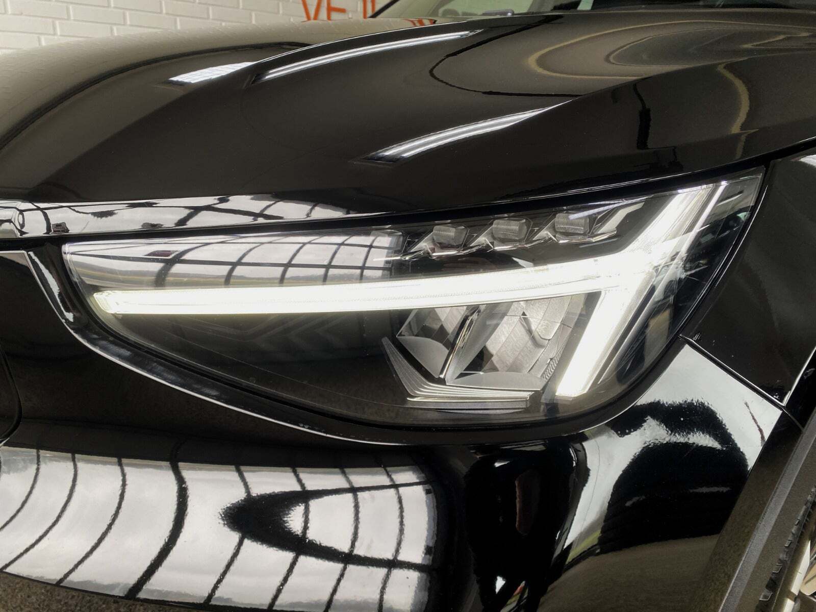 Sort Volvo XC40 fra 2023