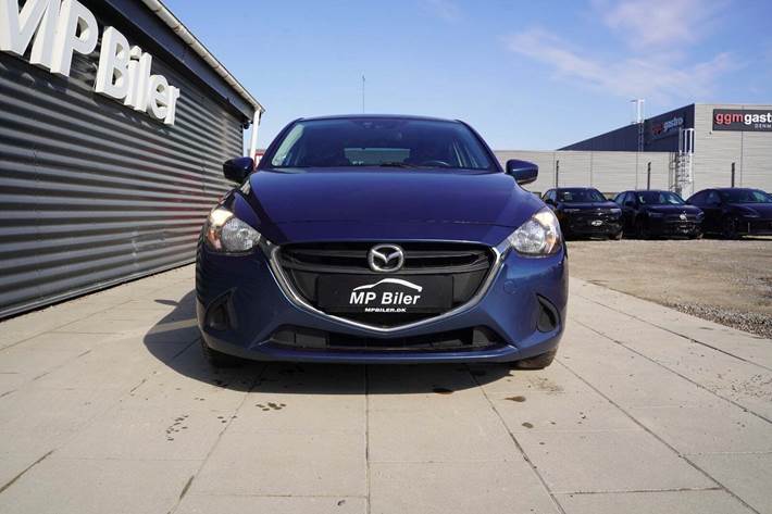 Blå Mazda 2 fra 2019
