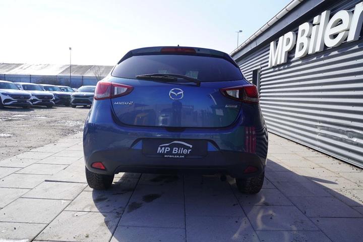 Blå Mazda 2 fra 2019