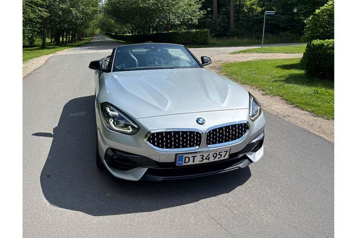 Sølv BMW Z4 fra 2019