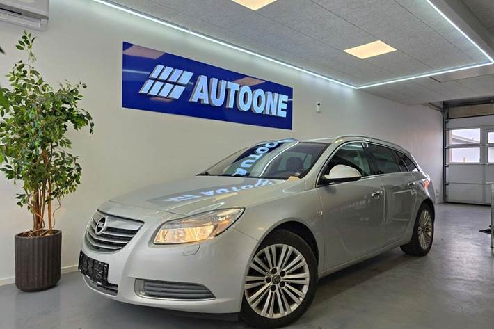 Sølv Opel Insignia fra 2012