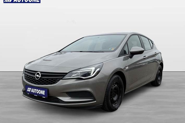 Sølv Opel Astra fra 2016