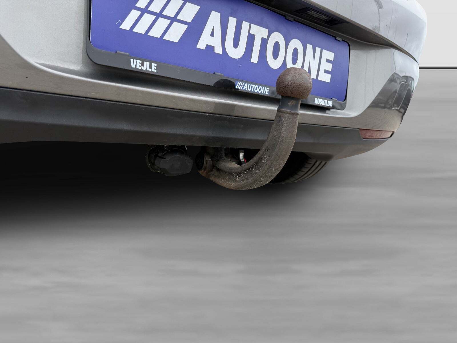 Sølv Opel Astra fra 2016