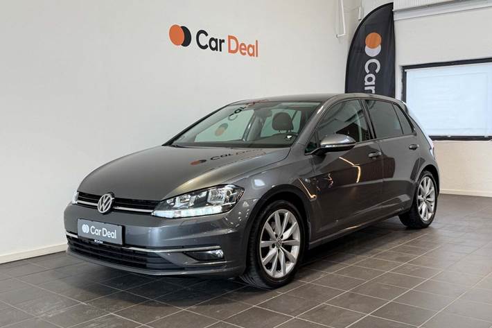 Grå VW Golf VII fra 2019