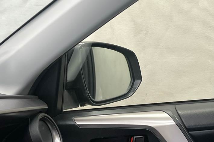 Grå Toyota RAV4 fra 2018
