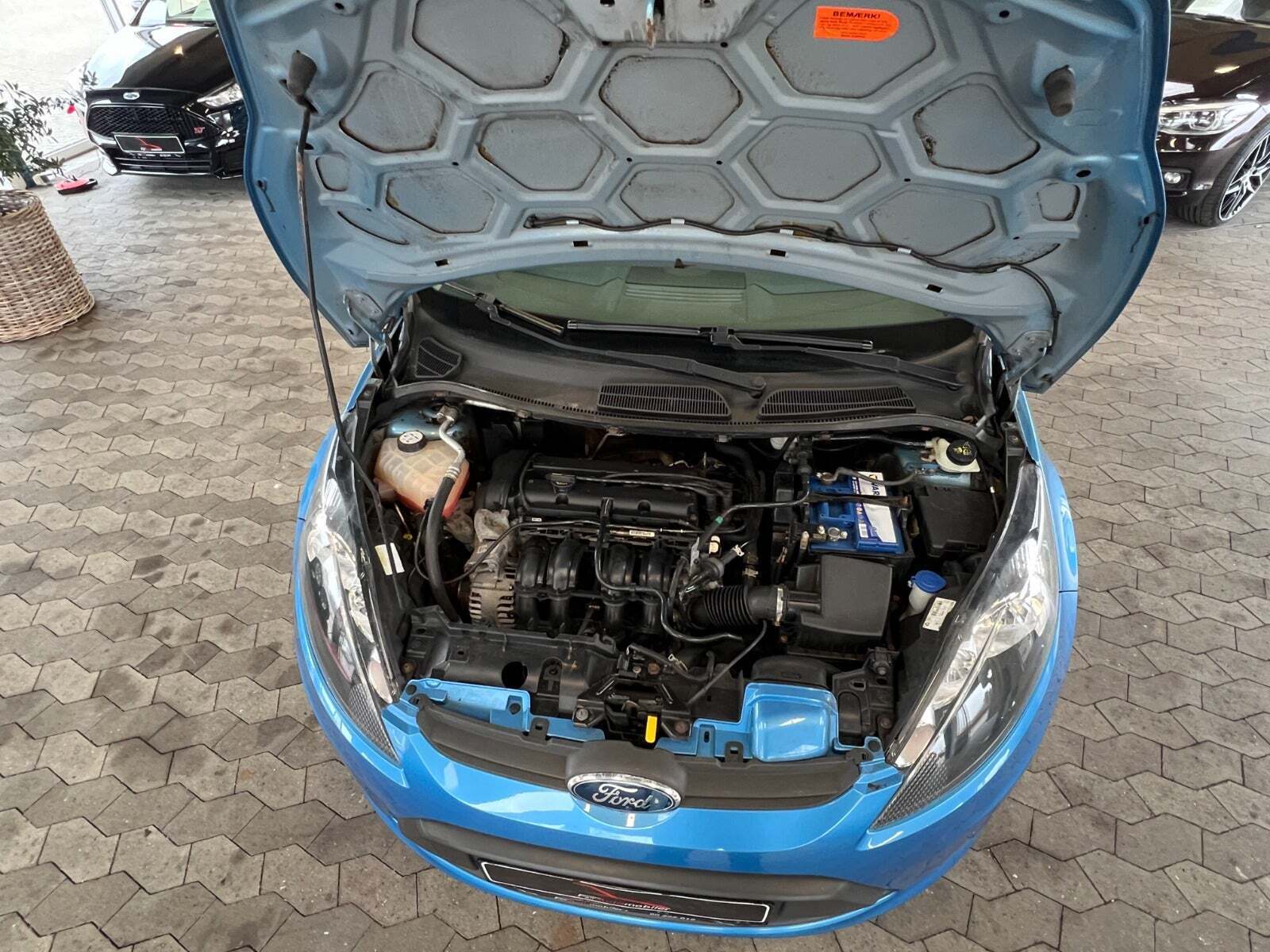 Blå Ford Fiesta fra 2010