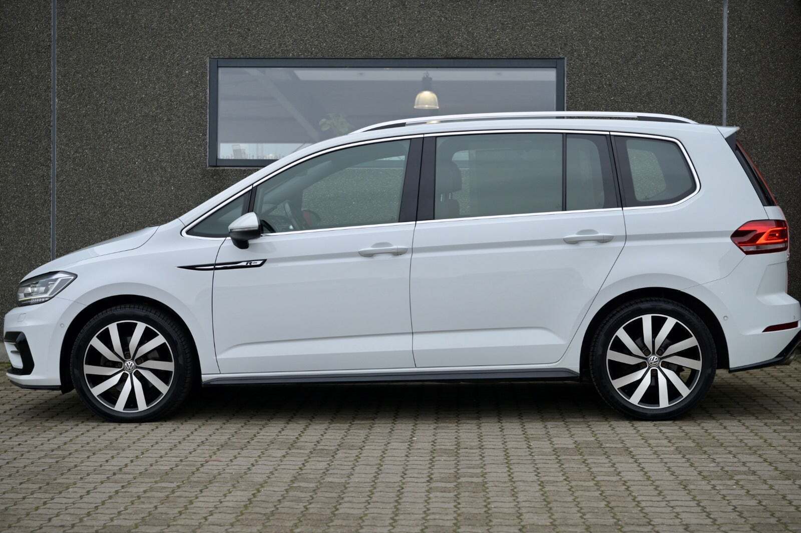 VW Touran 2,0 TDi 150 R-line DSG 7prs