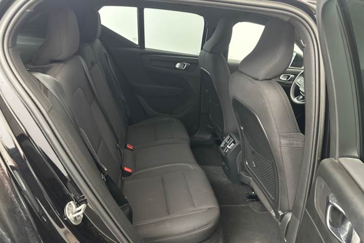 Sort Volvo XC40 fra 2023