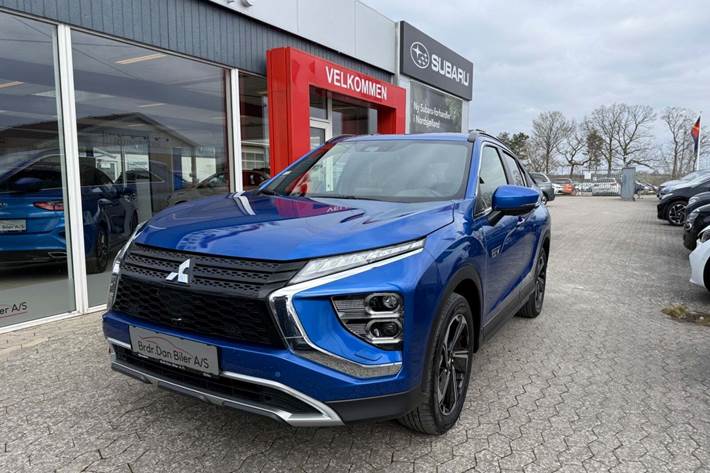 Blå Mitsubishi Eclipse Cross fra 2021