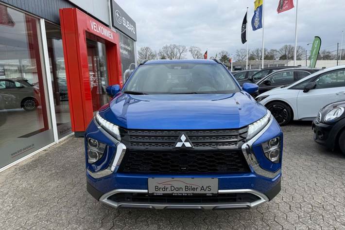 Blå Mitsubishi Eclipse Cross fra 2021