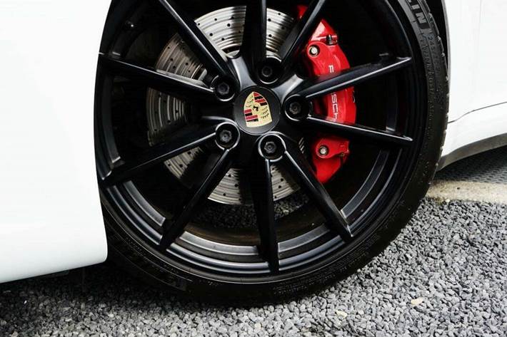 Sort Porsche 911 Carrera S fra 2019