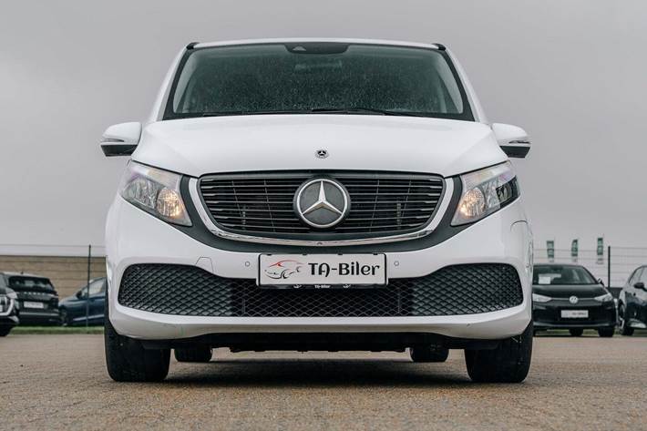 Hvid Mercedes EQV300 fra 2023