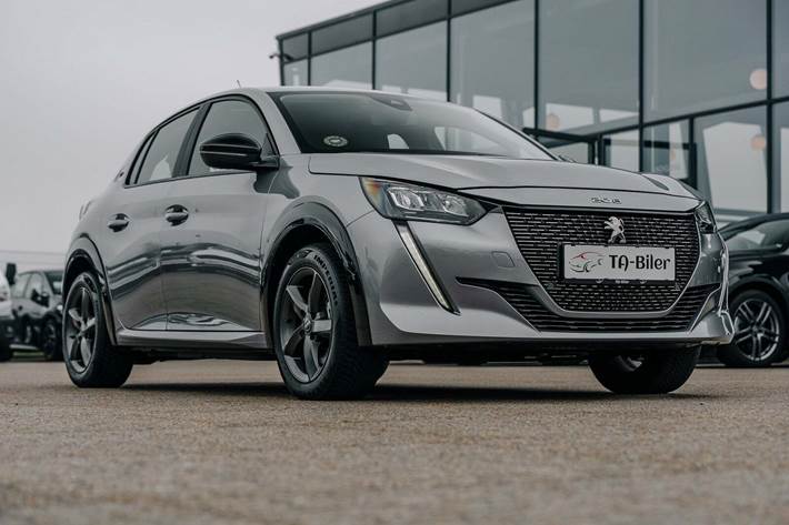 Sølv Peugeot e-208 fra 2022