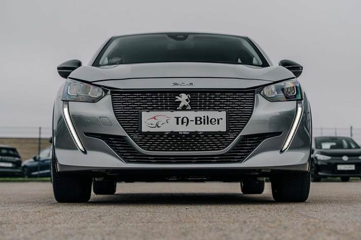 Sølv Peugeot e-208 fra 2022